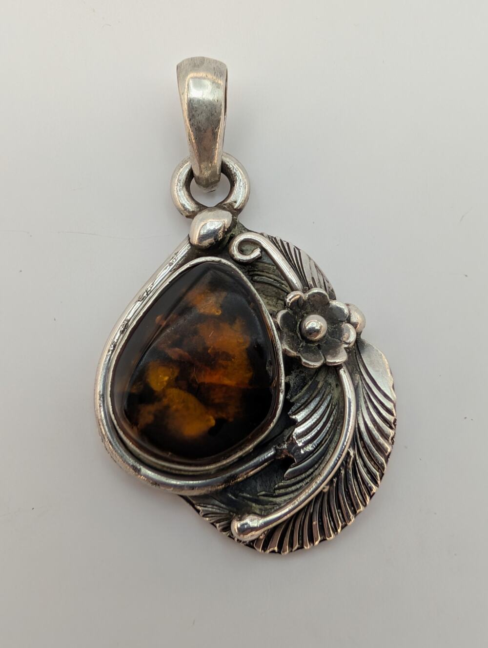 Vintage Chunky 925 Sterling Silver And Baltic Amber Pendant Flower Leaves